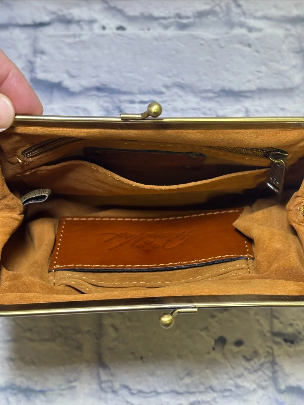 Patricia Nash Savena Kiss-Lock Leather Wristlet Suede Interior Detachable Strap